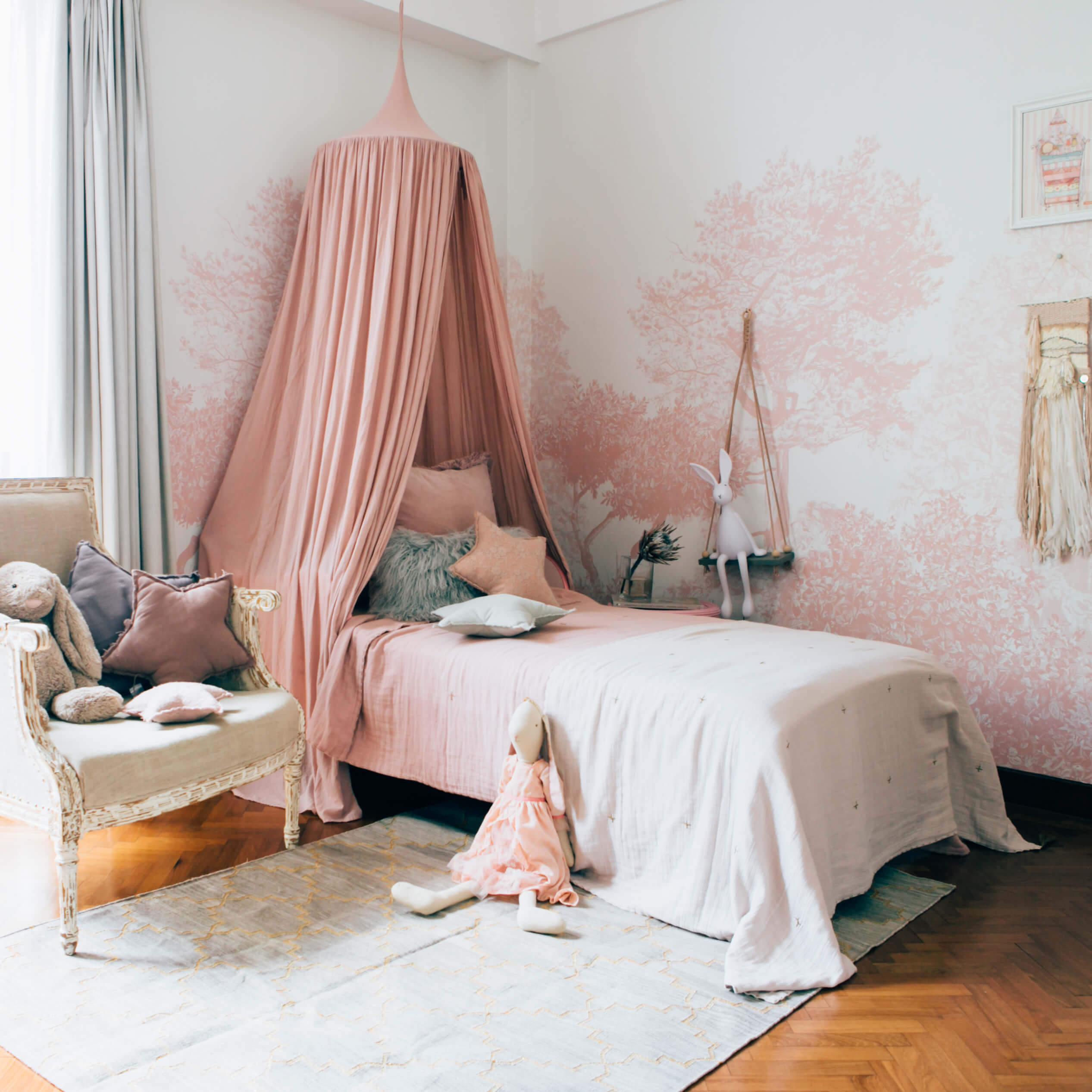 Pink Wallapper: Trendy with Interior Lovers