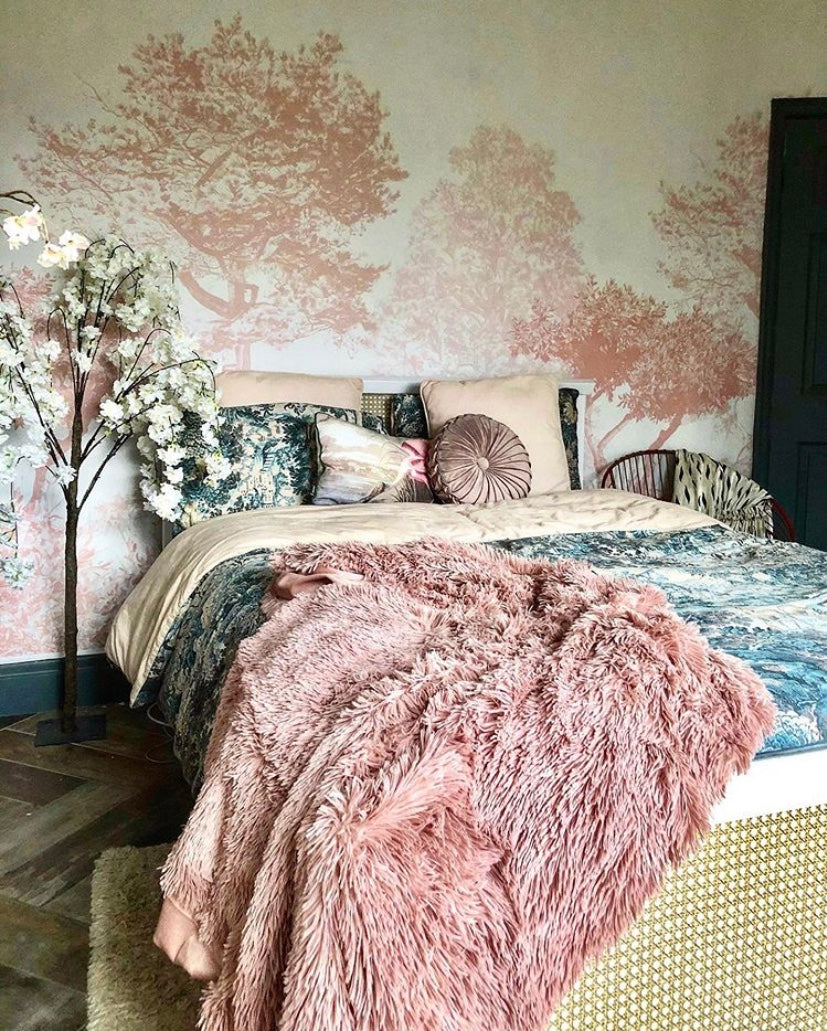 How to Style Our Hua Trees Wallpaper in Pink