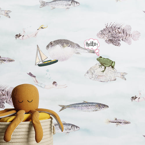 Under havsblå fiskmagnetiska tapeter i barnrummet med magneter på väggen