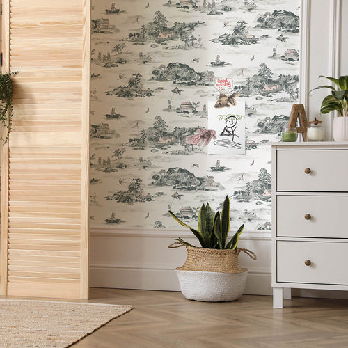 Grå och rosa bergsbjörnar barns magnetiska tapeter i sovrummet som används som anslagstavla med magneter som håller upp barnritning